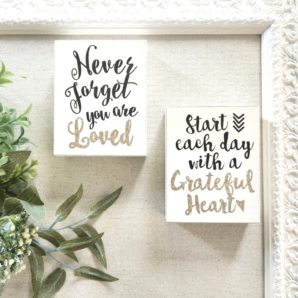 Decor - 2 signs bundle set of word encouragement love & gratitude